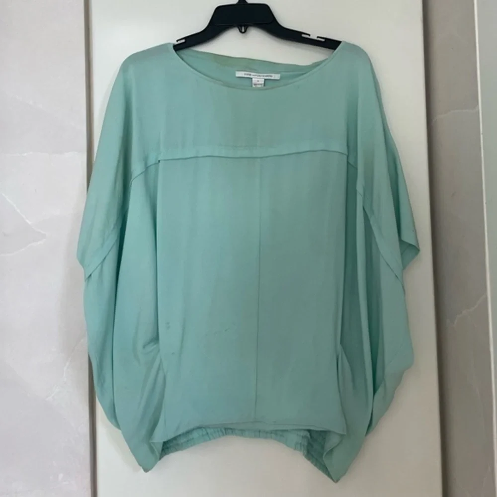DVF BLUE OVERSIZED TOP SIZE MEDIUM